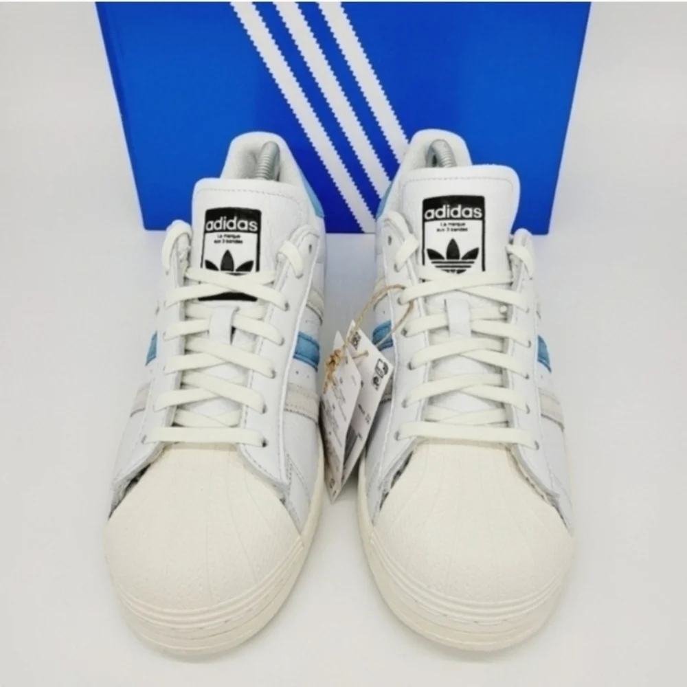 New Adidas Originals Superstar Men's Sneakers Size 9 - Picture 3 of 9